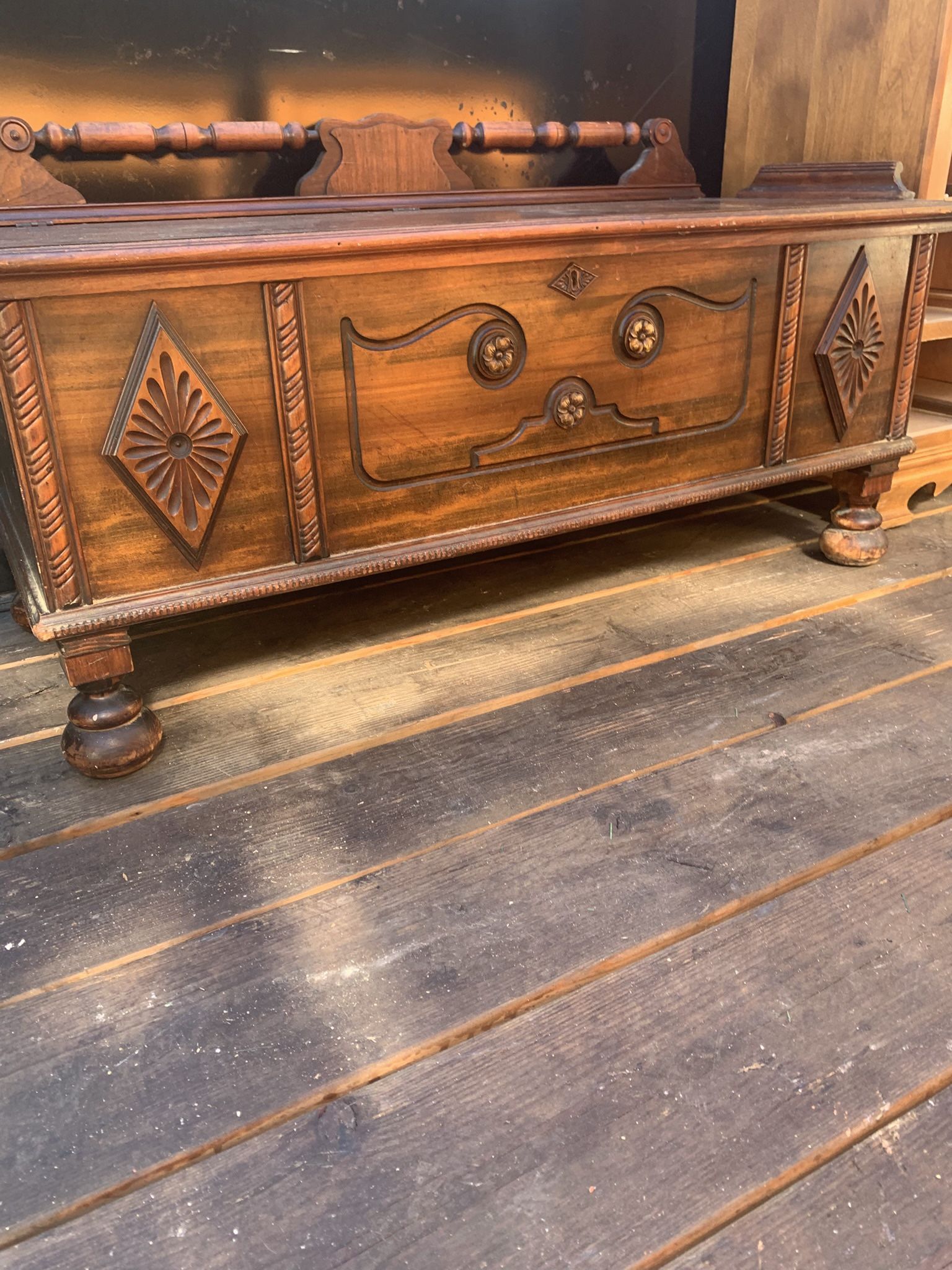 Roos Cedar Antique Chest Genuine Free