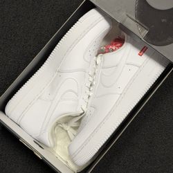 DS Supreme x Nike Air Force 1 White Low Tops size 8