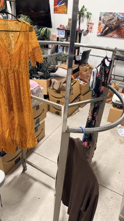 Folding Round Clothes Rack Vintage Three Sides 34” Between The Sections