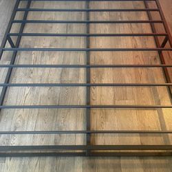 Queen Bedframe No Box Spring Needed (black)