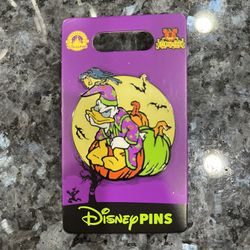 Disney Parks 2024 Halloween Donald Duck with Pumpkins trading pin.  Brand new on original card.  Smoke free home  Will combine listings before purchas