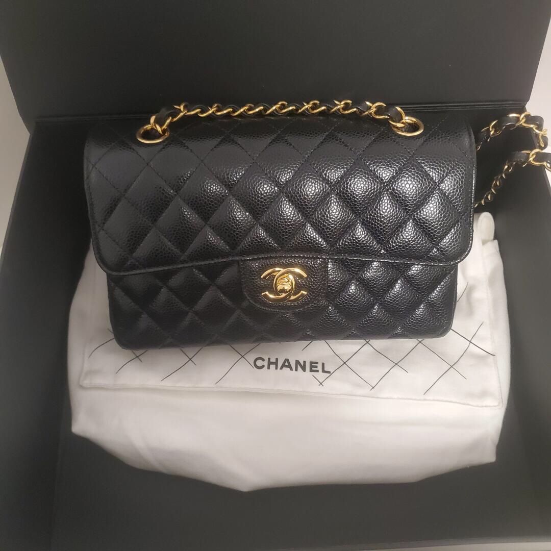 Ladies 𝐂𝐇𝐀𝐍𝐄𝐋 Black Leather cf Shoulder Bag