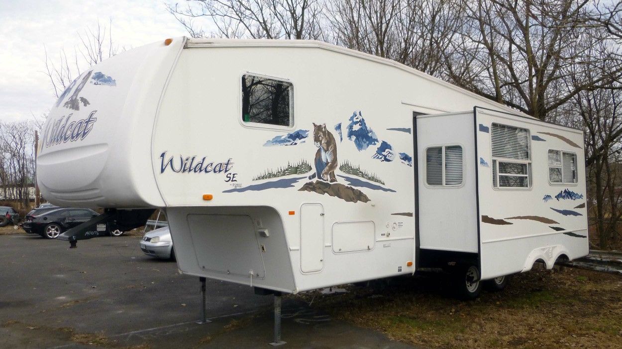 2009 Forest River Wildcat travel trailer camper motorhome house