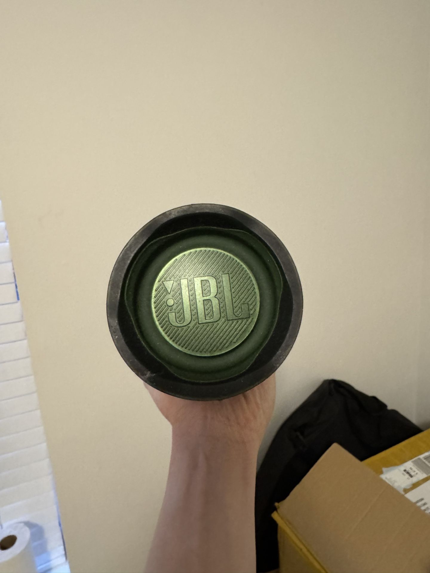 JBL CHARGE 4 CAMO (used like new)