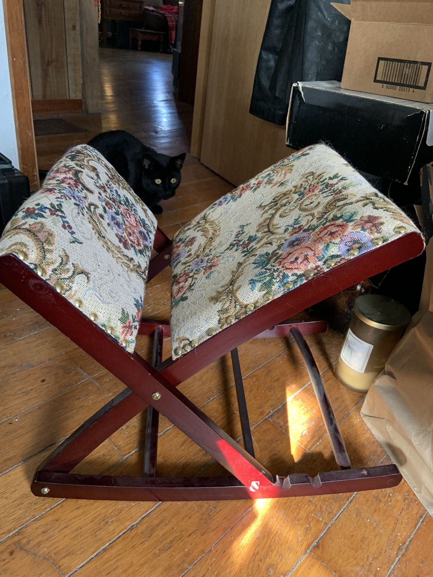 Foldable Rocking Footstool