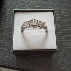 Unique Designs Diamond Engagement Ring