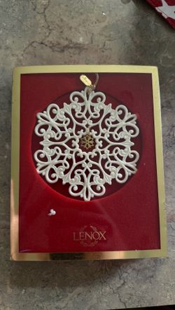 Lenox Annual 1999 Snow Fantasies Snowflake Porcelain Ornament