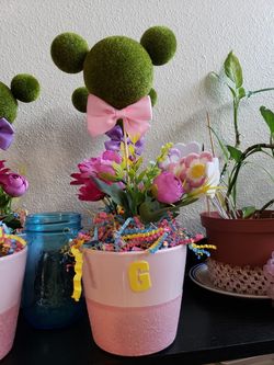 Minnie mouse center piece