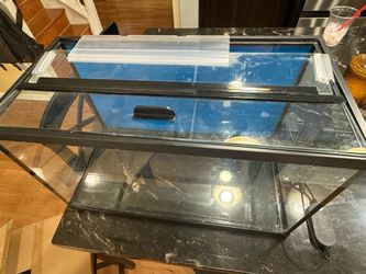 Fish tank 10 gallo s