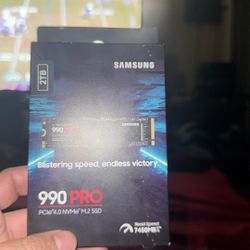 Samsung 2TB 990 Pro PCle 4.0 NvMe M.2 SSD