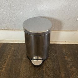 Bathroom Trash Can 