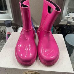 Hot pink Uggs youth Size 12 
