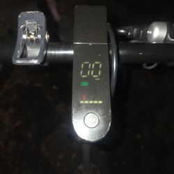 QNQ dual motor scooter