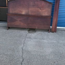 🎁KING SIZE BED FRAMES SOLID WOOD  $299 EACH🎁