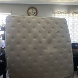 King Size Mattress (must pick up)