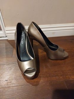 Hot Silverish / Goldish open toe stilletos size 8-1/2