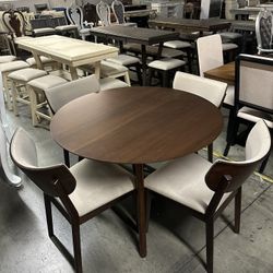 Beautiful 5pc Dining Set 