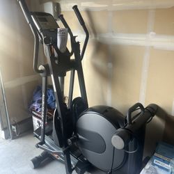 Reebok Audiostrider 990 Elliptical Exercise Machine  