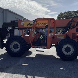 TELEHANDLER 10,000 LB 42-44 FT LIFT ROPS