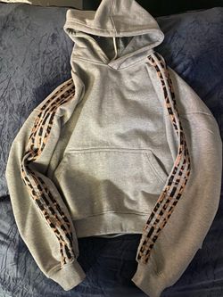 V2byvelare hoodie
