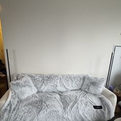 By santi WULF Queen Size Blanket 