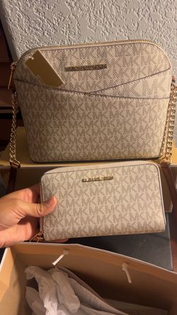 Michael kohrs purse and wallet