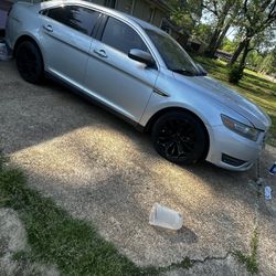 2013 Ford Taurus