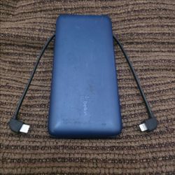 Belkin - 10,000mAh Portable Charger 23W with Built-In Lightning & USB-C Cables