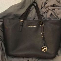 Michael Kors Large Pocketbook 