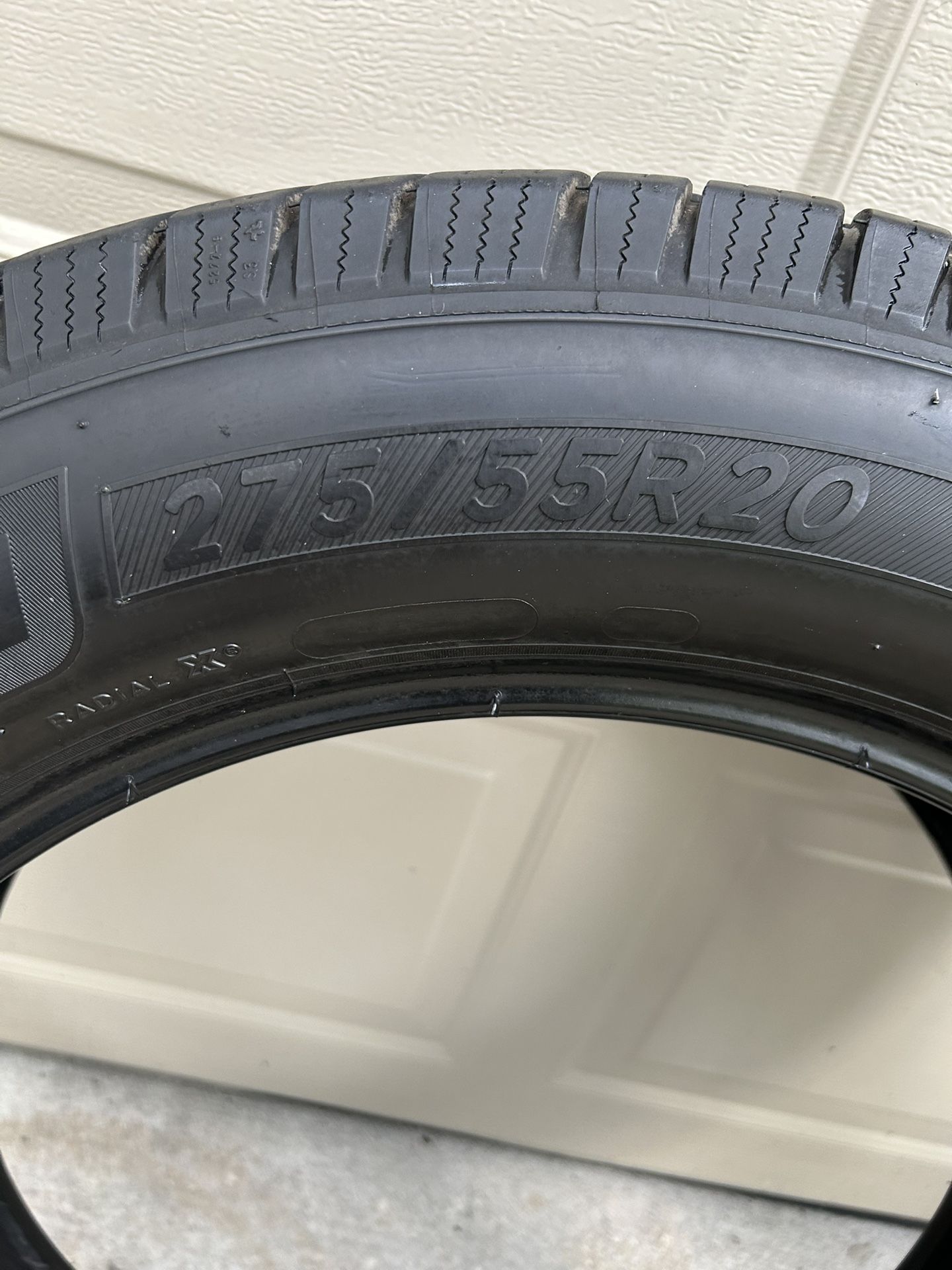 2 Michelin 275/55 R20 Tires