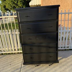 Modern Tall Wooden Dresser Chest 5 Drawers - Gloss Black Finish