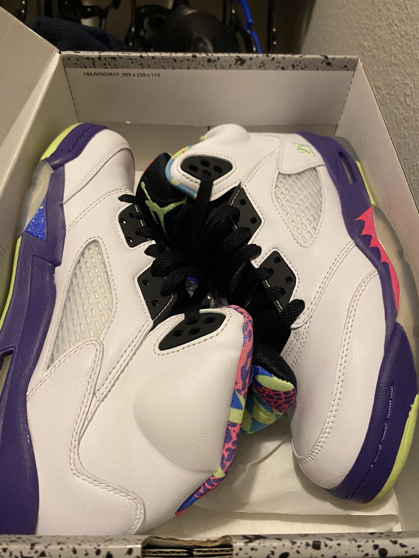 Air Jordan Retro Size 6.5y Women 8