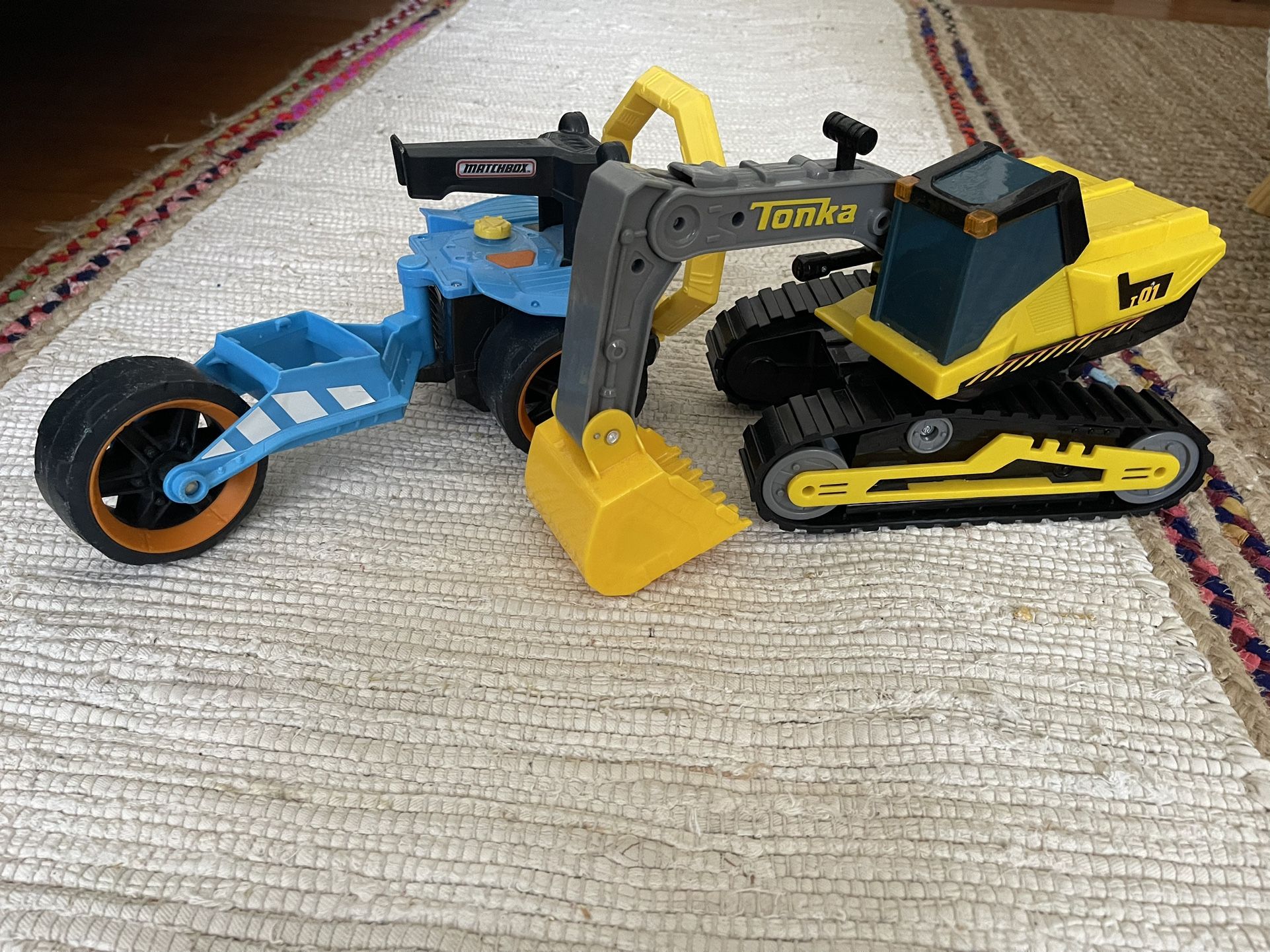 Tonka Power Movers Excavator and Matchbox Treasure Truck with Metal Detector