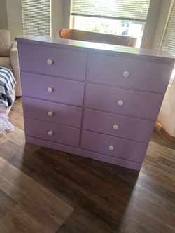 8 drawer wood dresser