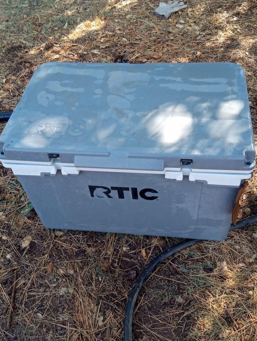 RTIC 52 Qt Lightweight Cooler 