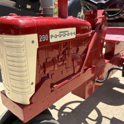 Ertl Farmall 230 Pedal Tractor, Cherry Red