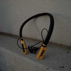 Dewalt earbuds