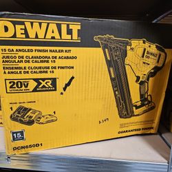 DEWALT
20V MAX XR Lithium-Ion Cordless 2-1/2 in. 15-Gauge Finish Nailer Kit with 2.0Ah Battery, Charger and Contractor Bag