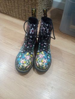 Docs Size 6 Women