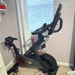 Peloton Bike – Lightly Used + Extra Shoes