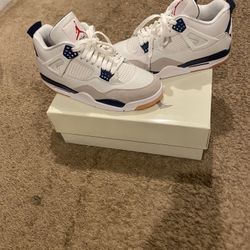 Jordan 4 navy Brand new 10.5