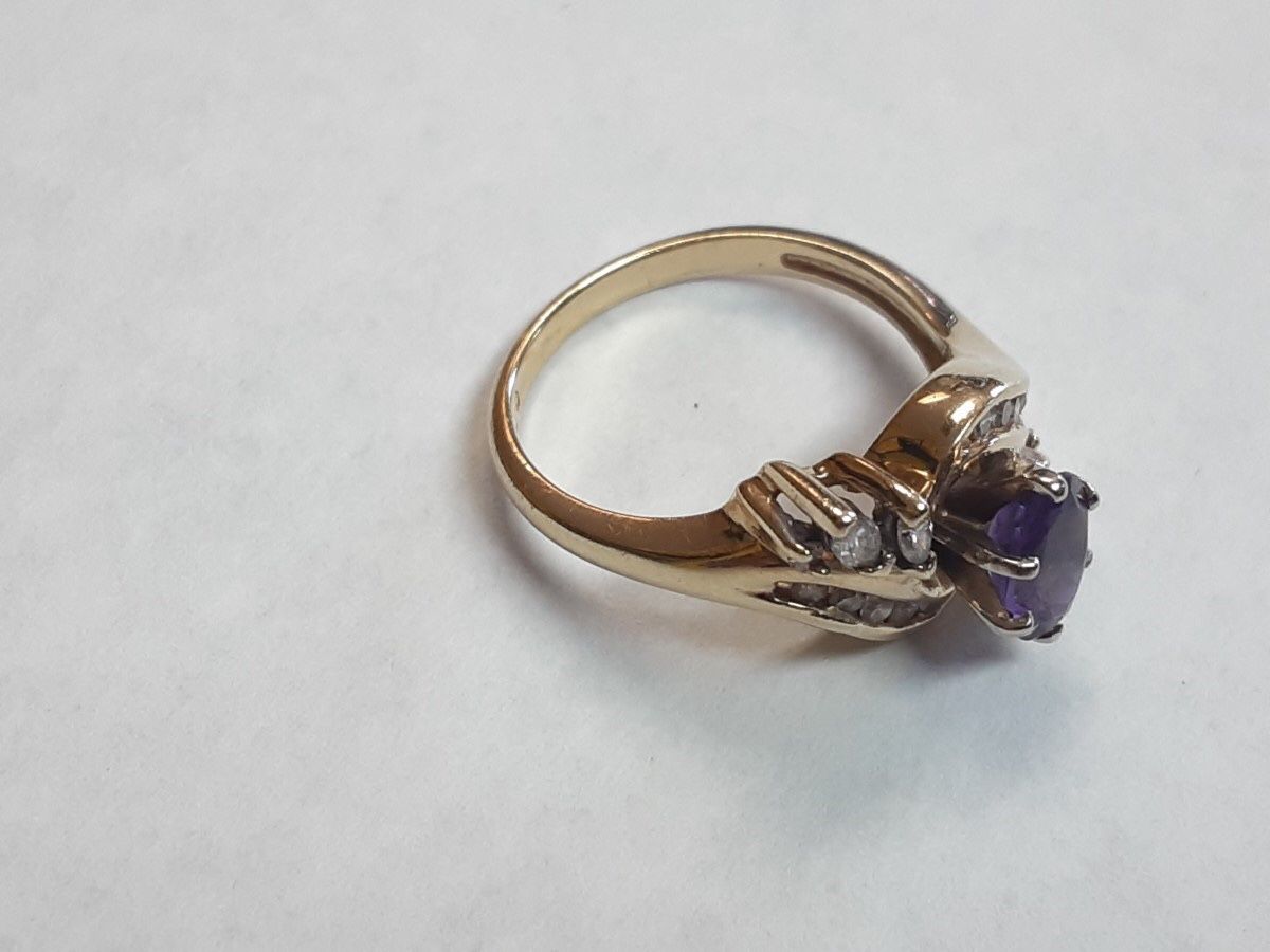 Purple Stone Lady's Stone & Diamond Ring 16 Diamonds .64 Carat T.W.