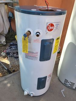 Electric Water Heater 40 gal in good condition and Warranty Works Great 19th Ave And Baseline pick up only