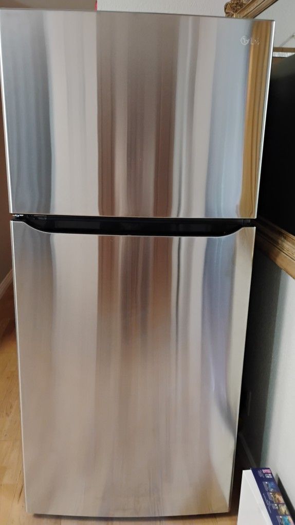 LG 20 cubic feet Stainless Steel Refrigerator