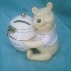 Disney Poohs Pot of Gold Piggy Bank  Excellent Condition Missing Stopper