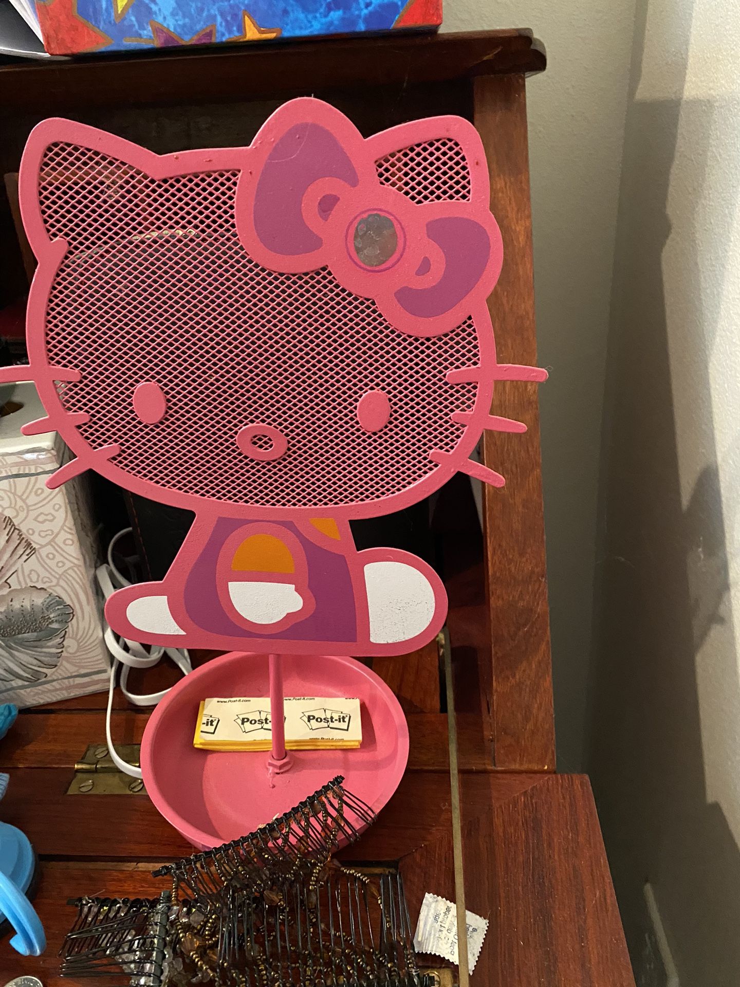 Hello Kitty Earring Holder