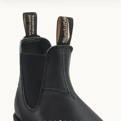 Brand New Blundstone boots