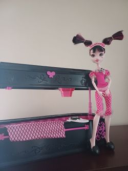Monster High Draculaura Bed 