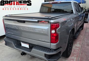 Tonneau Cover  Hard Bed Cover Retractable  Tapaderas Recorridiza