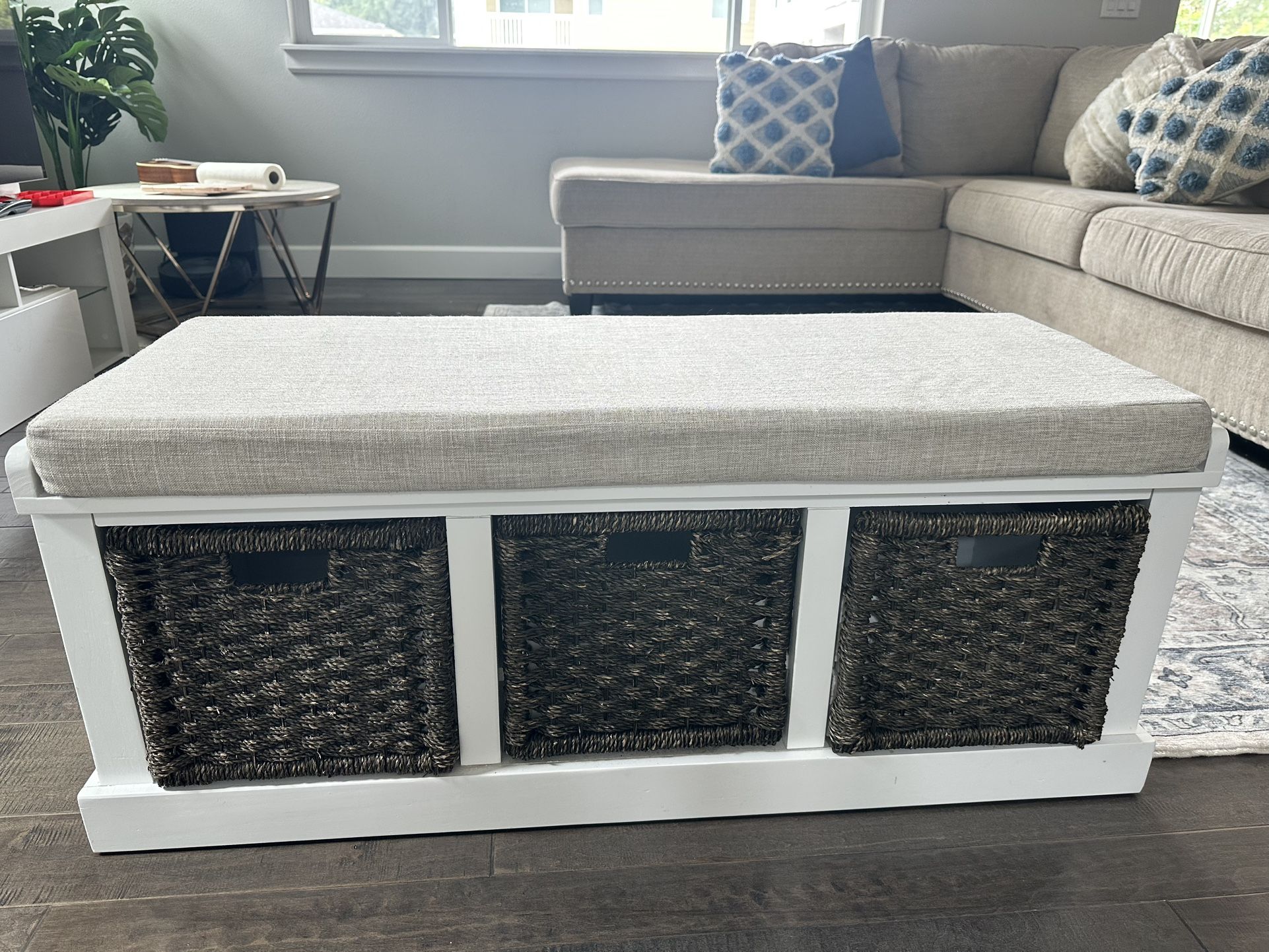 Entryway Storage bench